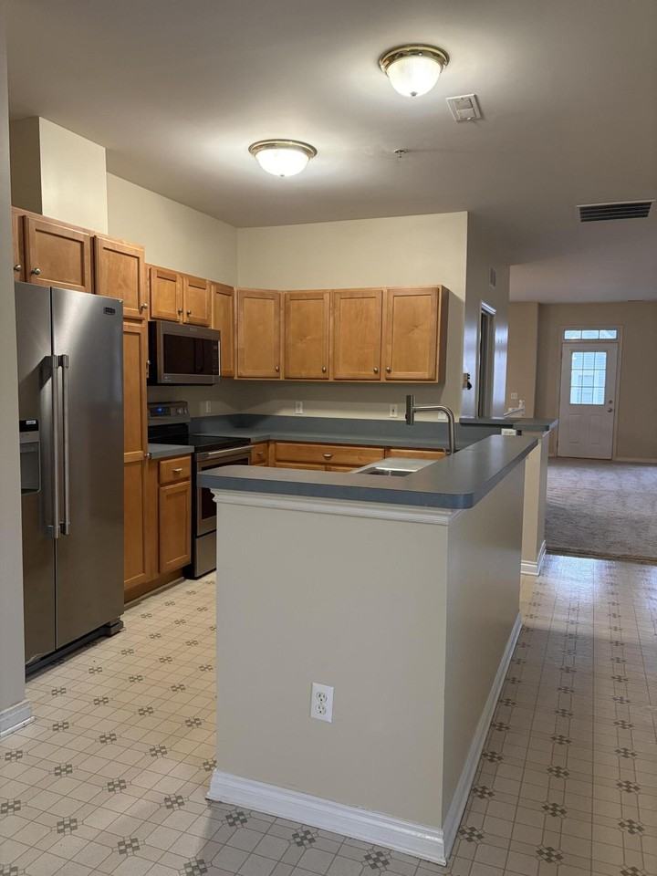 534 Constitution St #42 - Photo 5 of 21