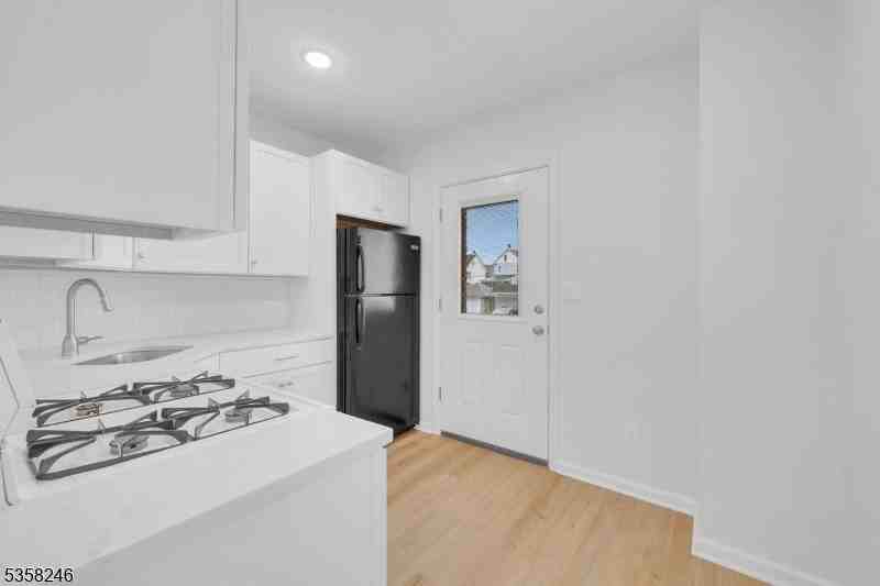 106 Bennett St #B - Photo 6 of 29