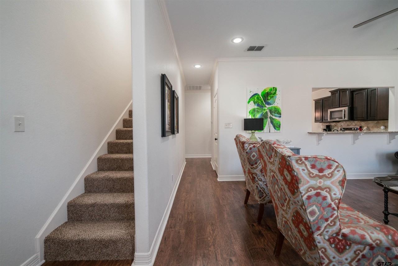 5128 Koberlin St - Photo 6 of 29