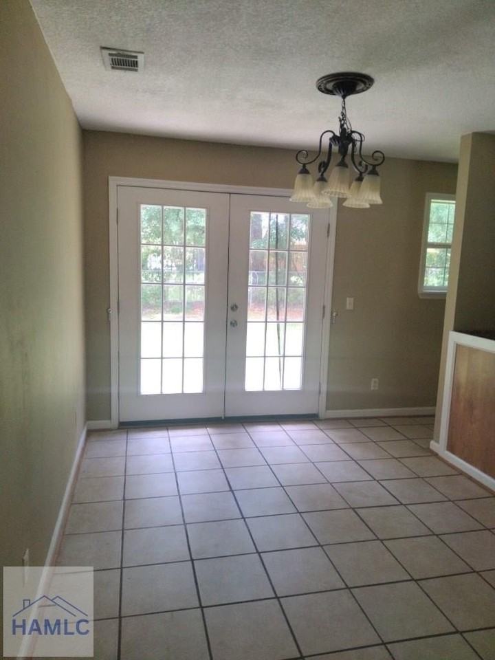 927 Greenbriar Trl - Photo 7 of 8