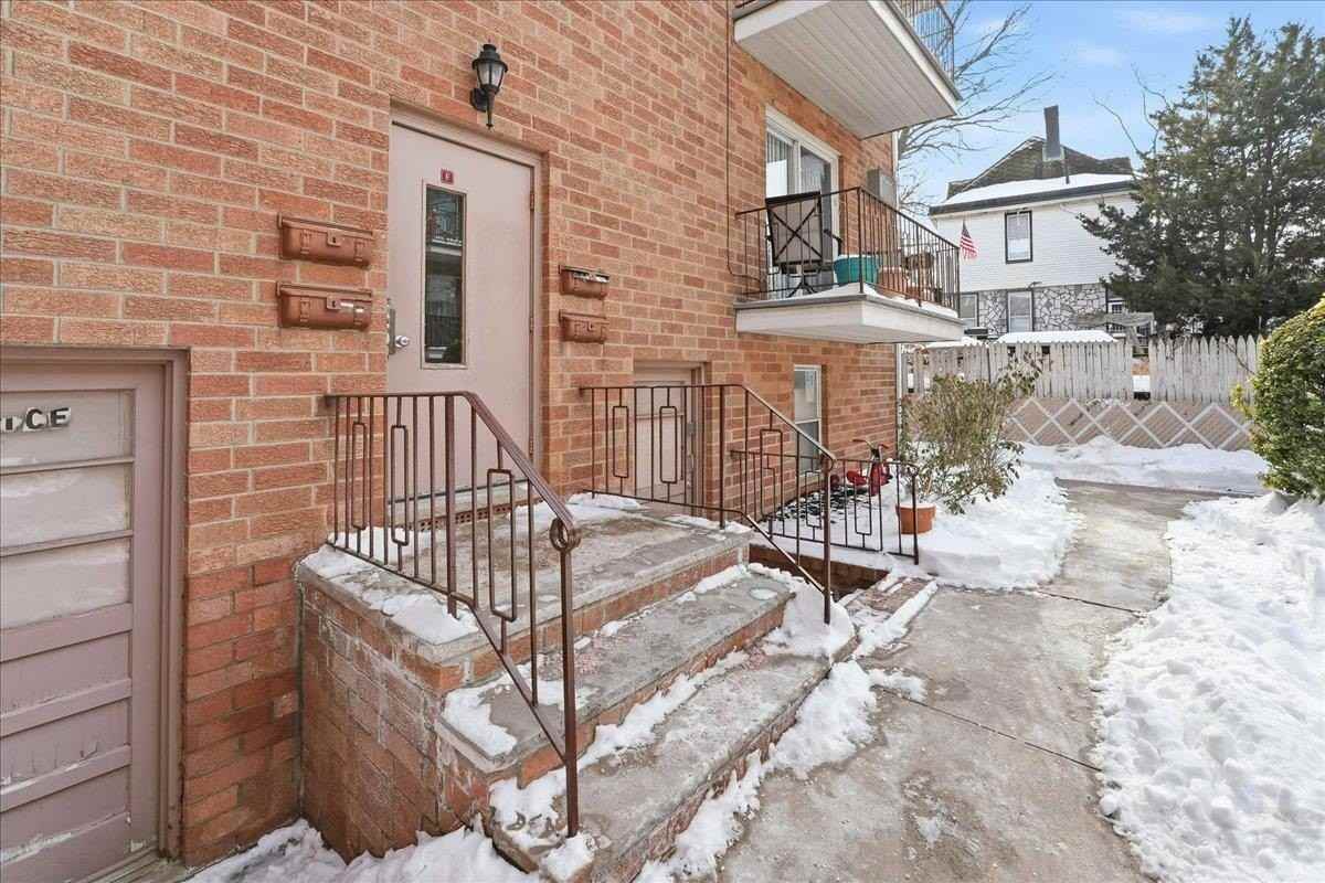 1614 Union Tpke #F3 - Photo 2 of 17