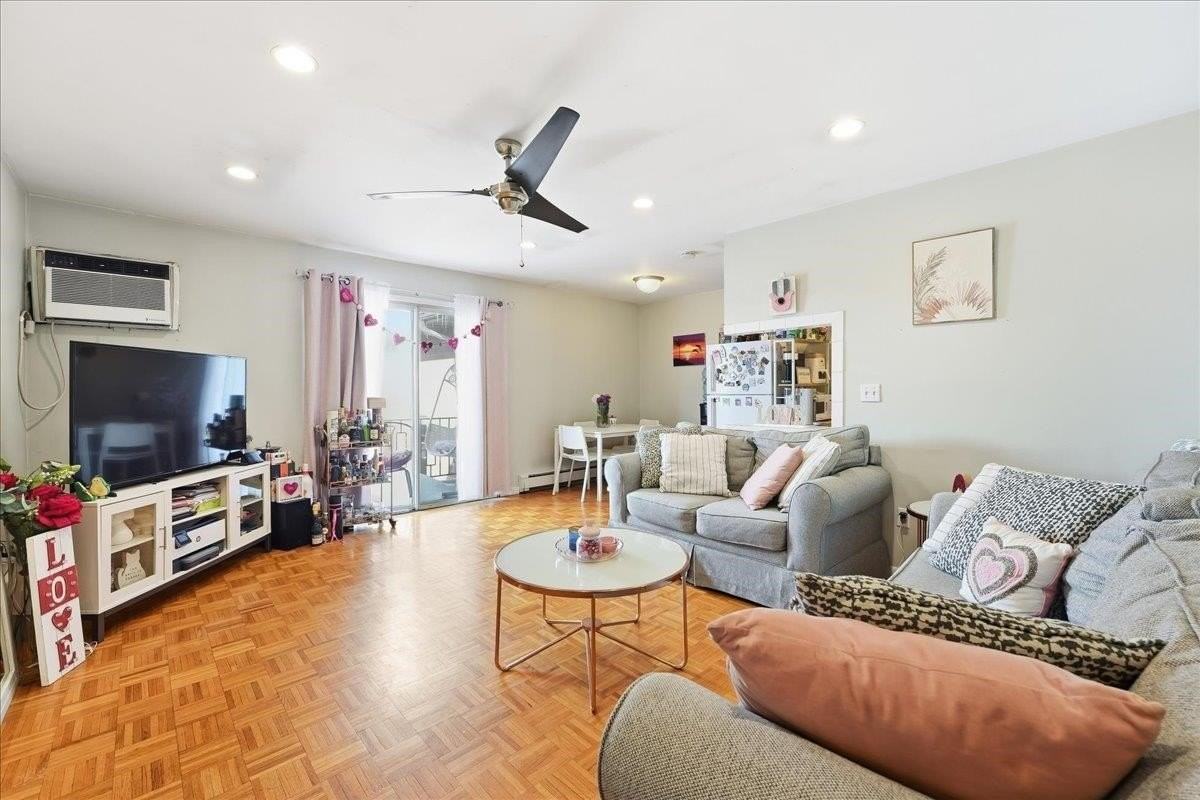 1614 Union Tpke #F3 - Photo 3 of 17