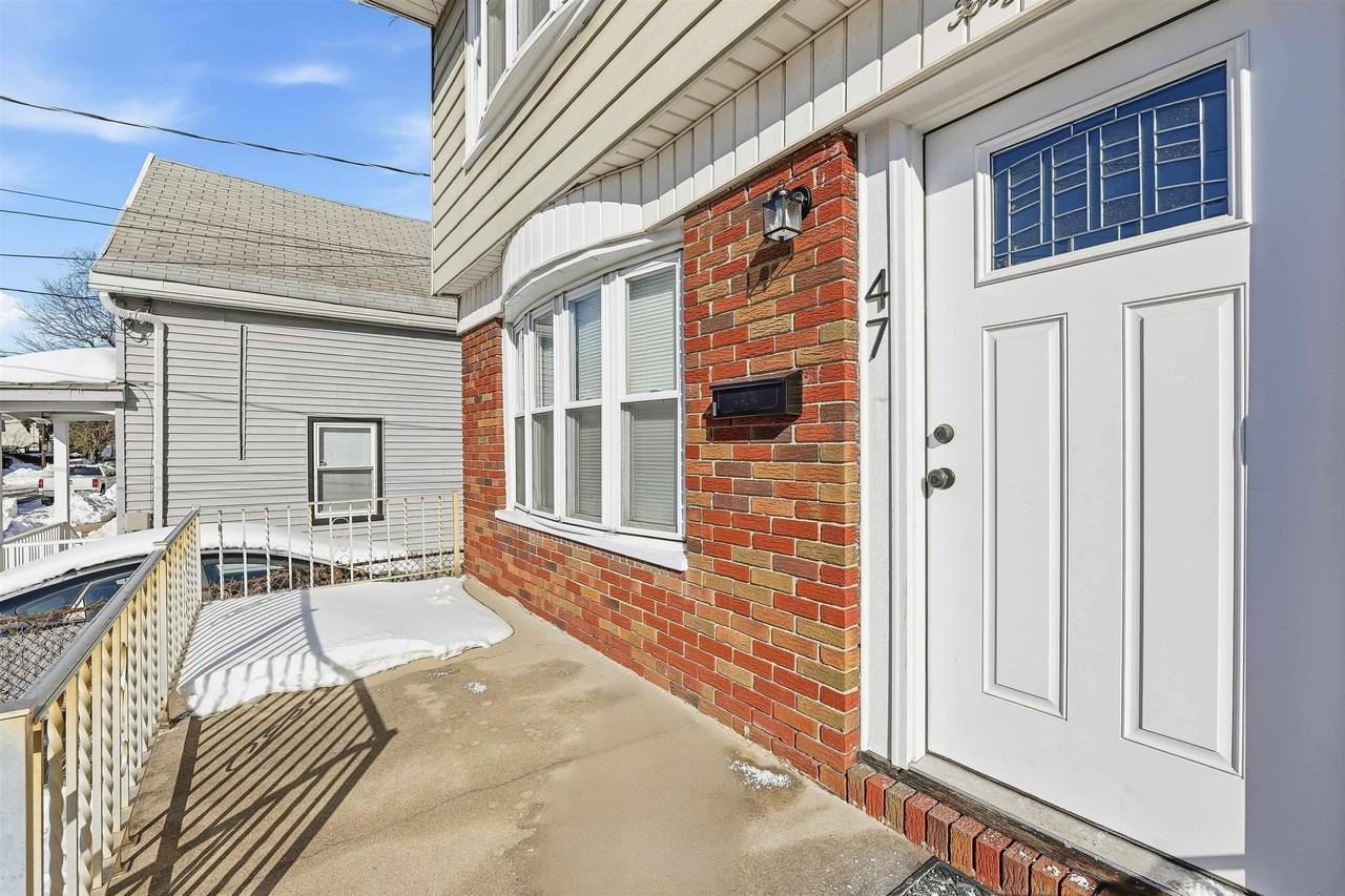 47 E 14th St #1 - Photo 3 of 20