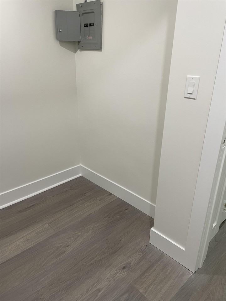 317 7th St #1 - Photo 4 of 12