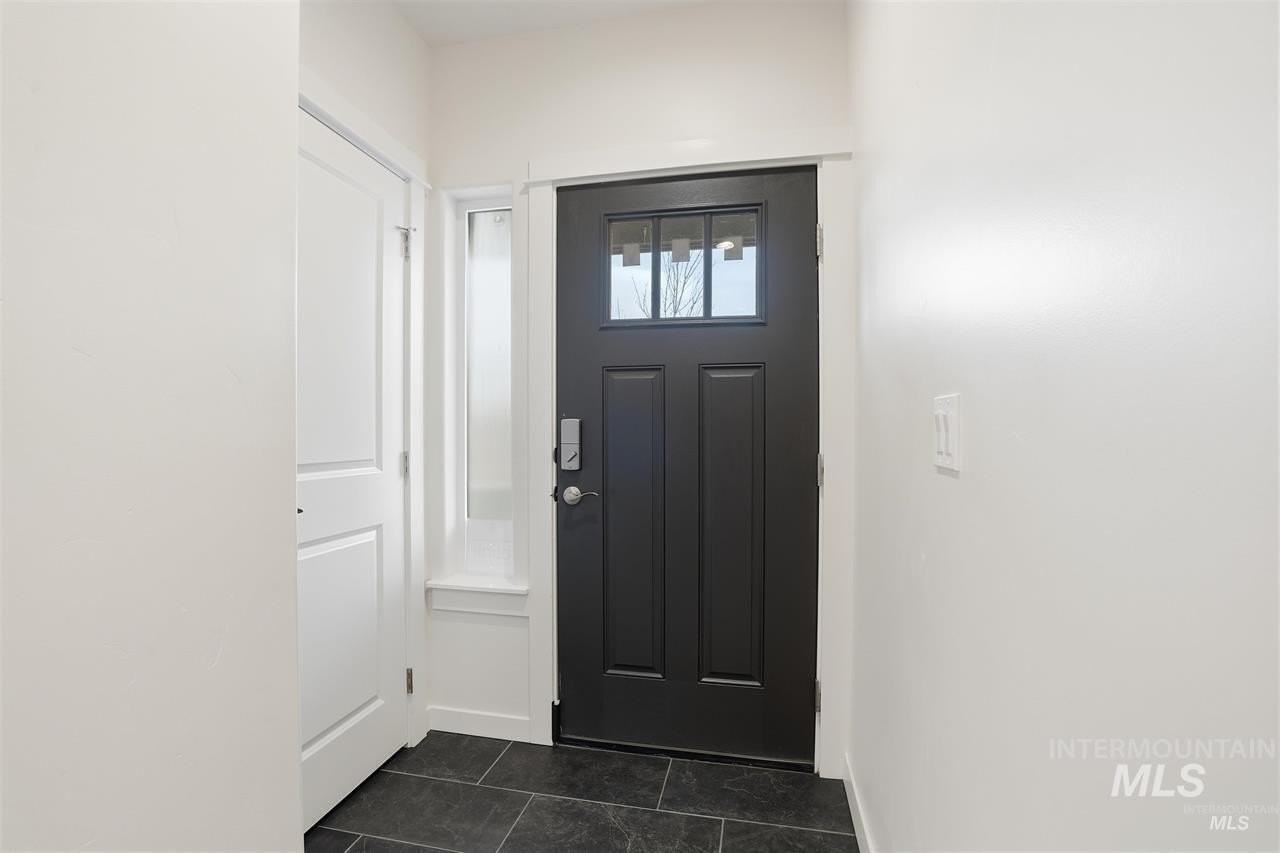 449 W Winnipeg St - Photo 3 of 49