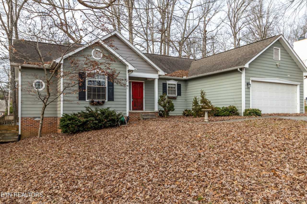 1405 Wenlock Rd - Photo 3 of 38