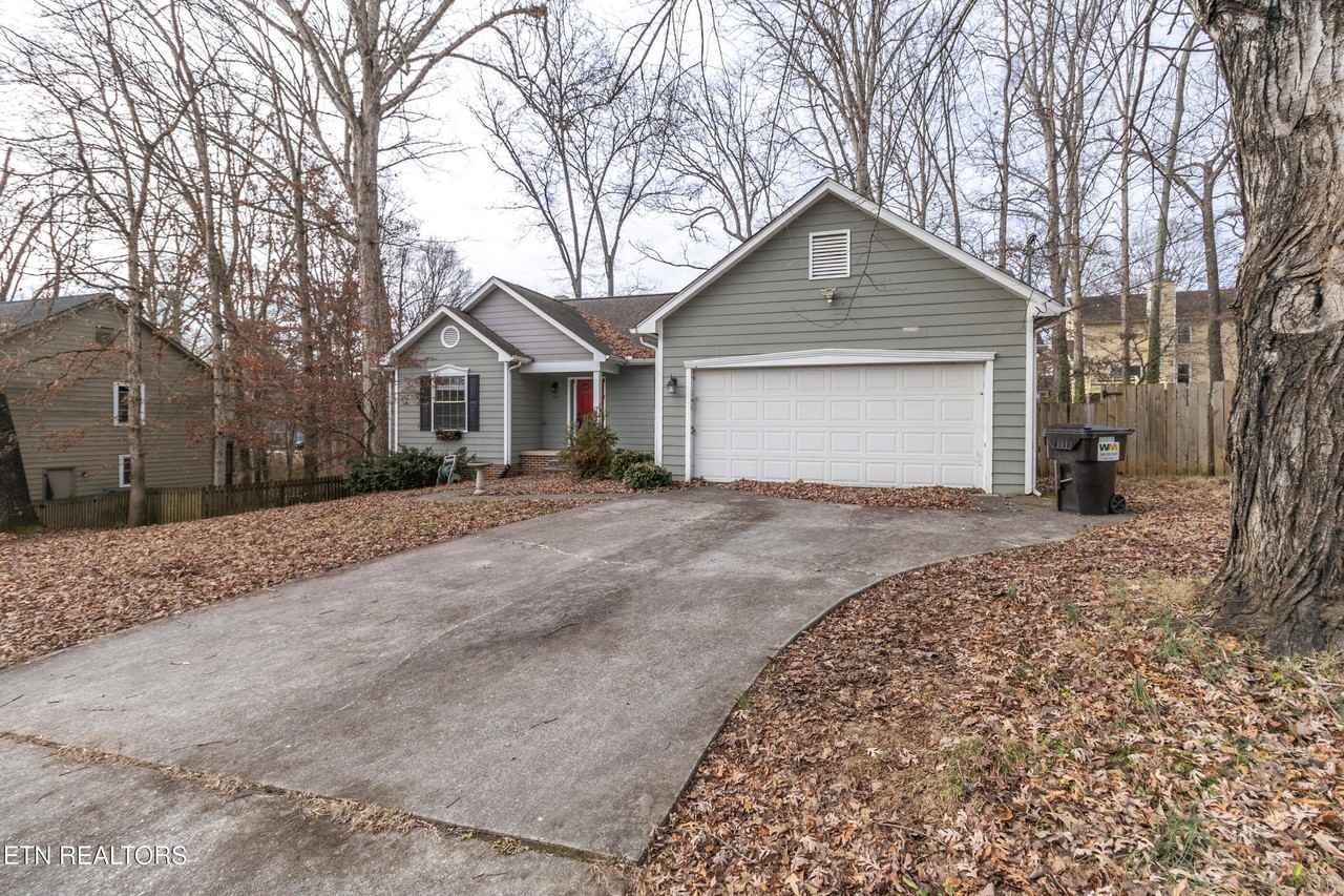 1405 Wenlock Rd - Photo 6 of 38