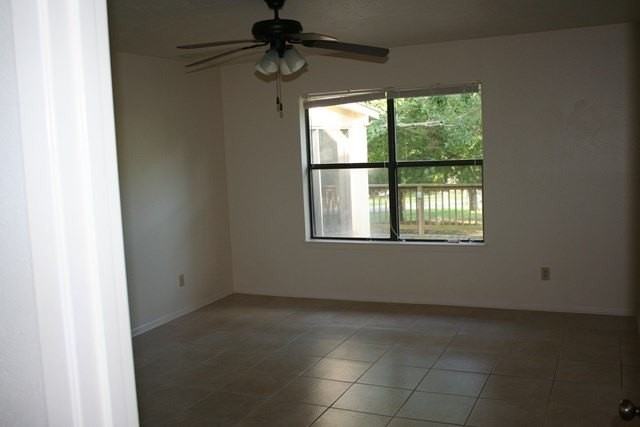 215 Spanish Oak Ln - Photo 2 of 4