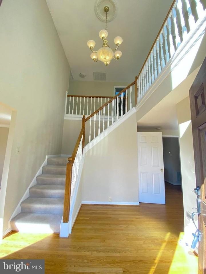 9701 Georgetown Pike - Photo 2 of 41