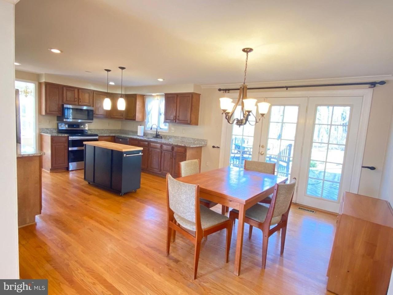 9701 Georgetown Pike - Photo 3 of 41