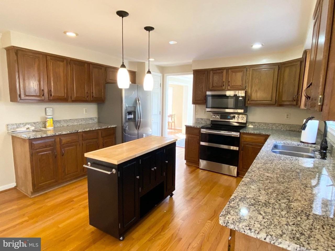 9701 Georgetown Pike - Photo 4 of 41