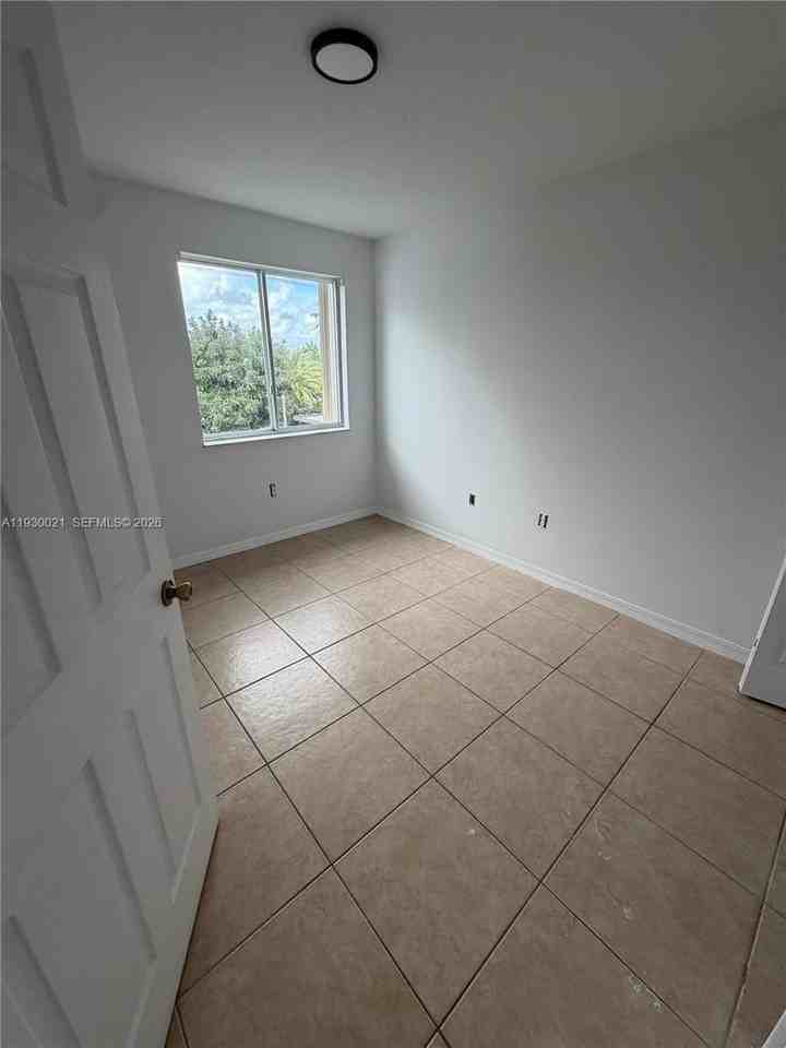 25118 Sw 124th Ct #25118 - Photo 4 of 25