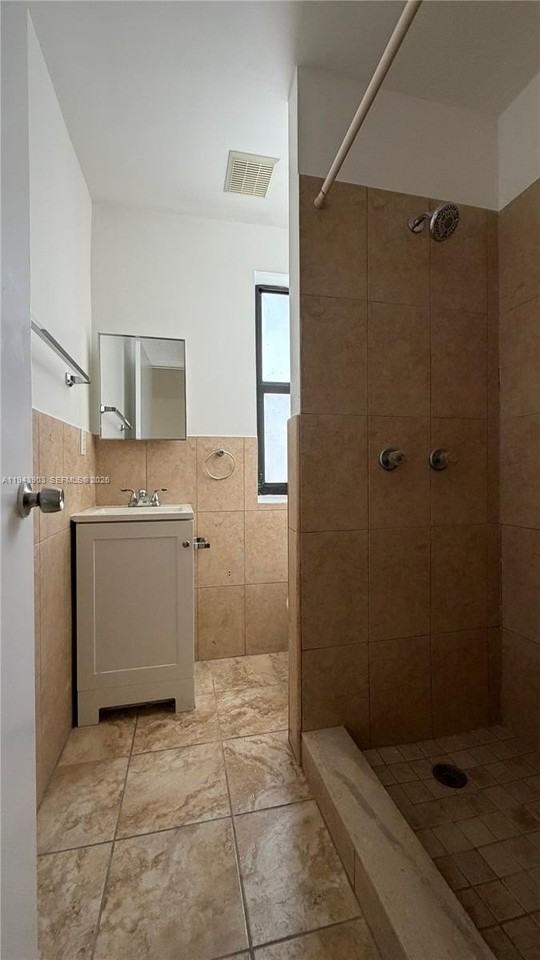 1360 Nw 36th St #1360 - Photo 7 of 8