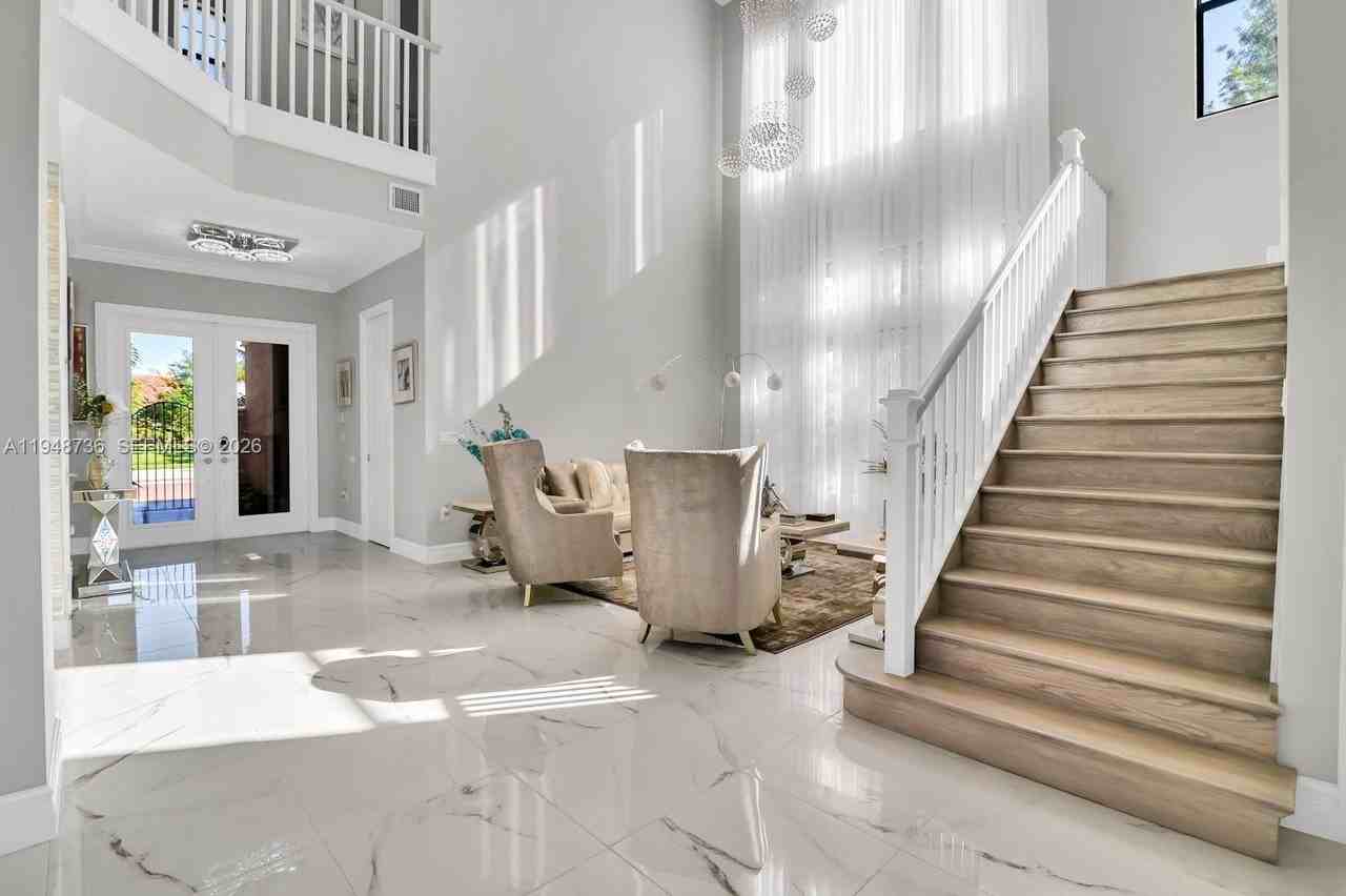 9728 Bozzano Dr - Photo 6 of 35