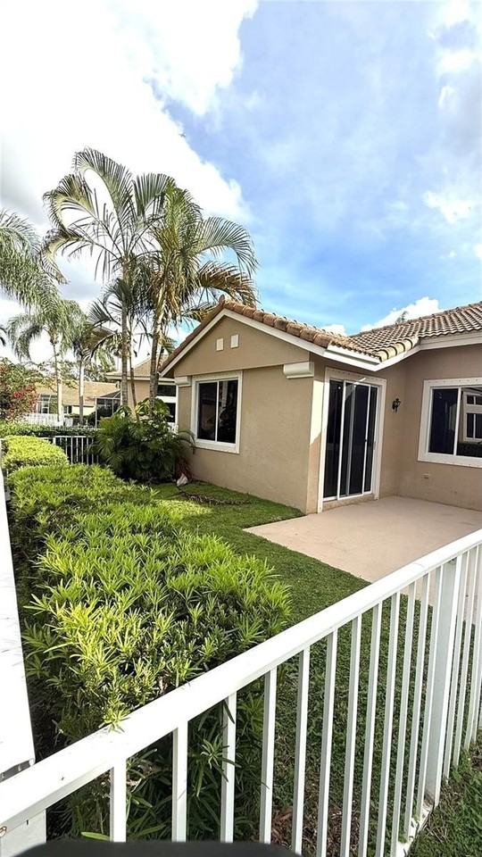 15825 Sw 11th St - Photo 4 of 6