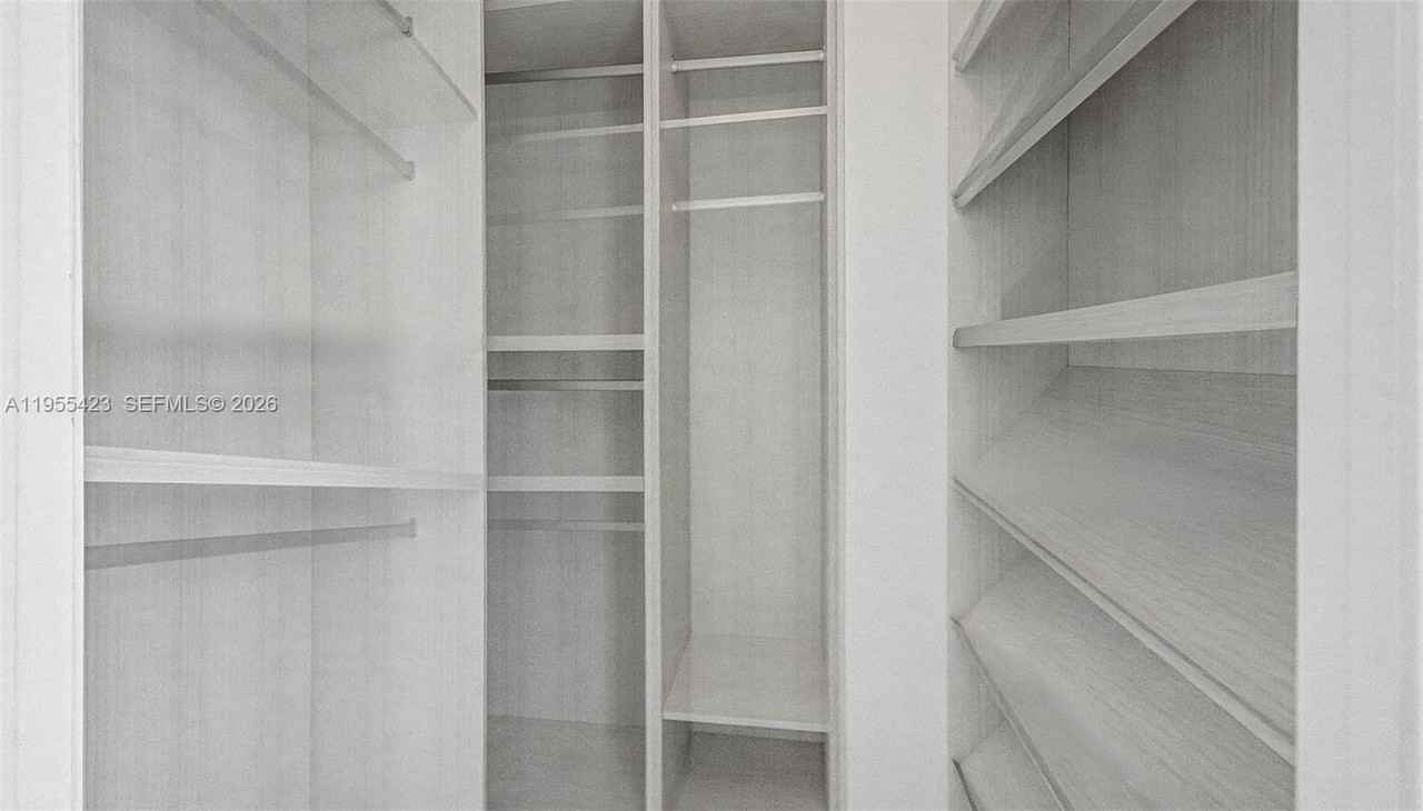 17475 Collins Ave #904 - Photo 7 of 31