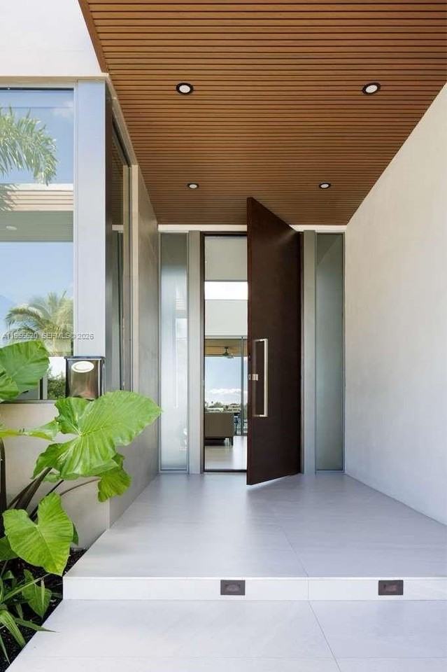 1830 Ne 193rd St - Photo 6 of 31