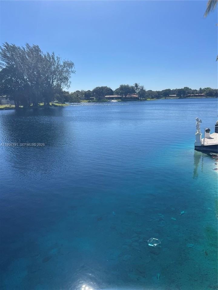 6484 Miami Lakes Dr E - Photo 4 of 35