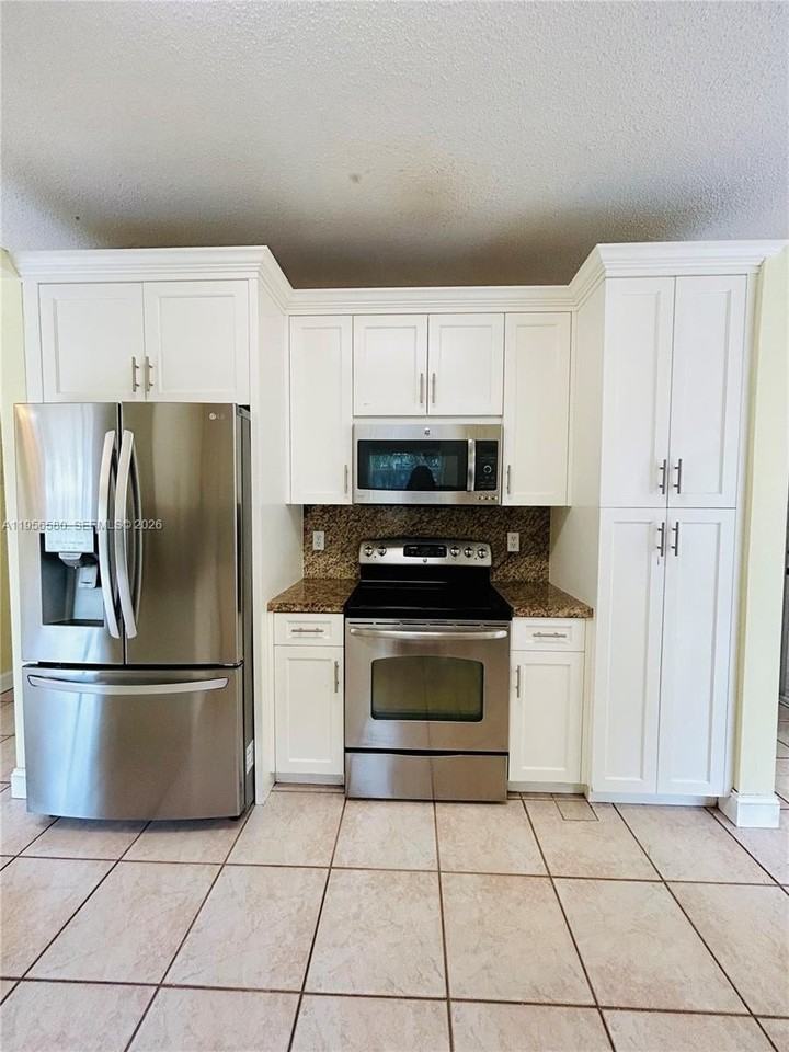 21523 Sw 90th Ave - Photo 4 of 14