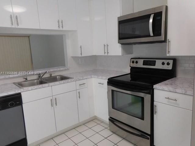 17038 Nw 66th Ct - Photo 4 of 27