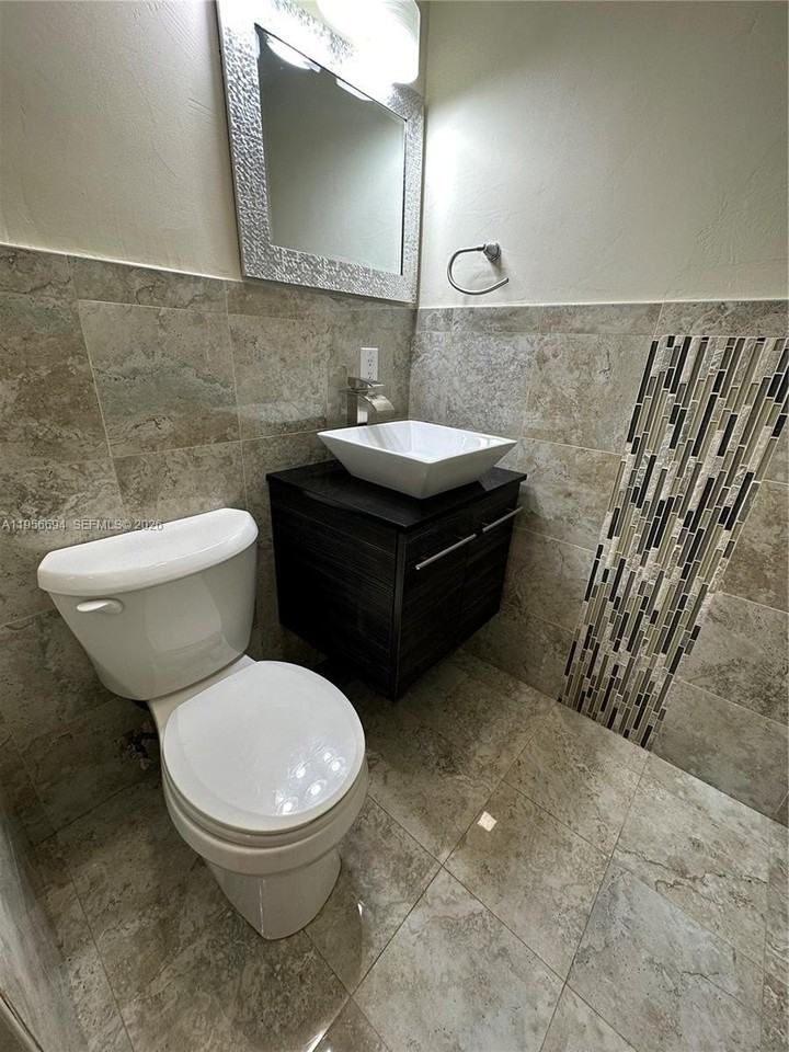 2115 Ne 37th Dr #131 - Photo 6 of 15