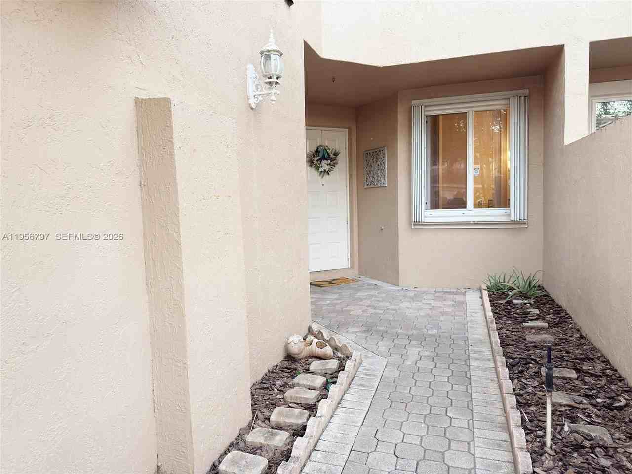 1122 Sw 158th Ave #1122 - Photo 2 of 16