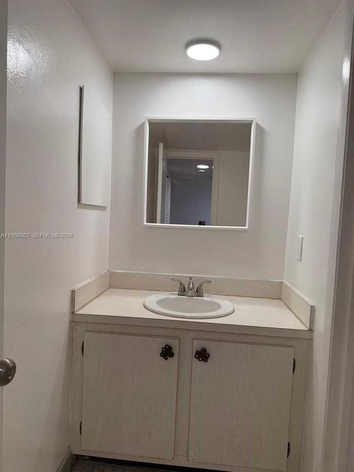 400 Waterway Dr S #104 - Photo 7 of 31