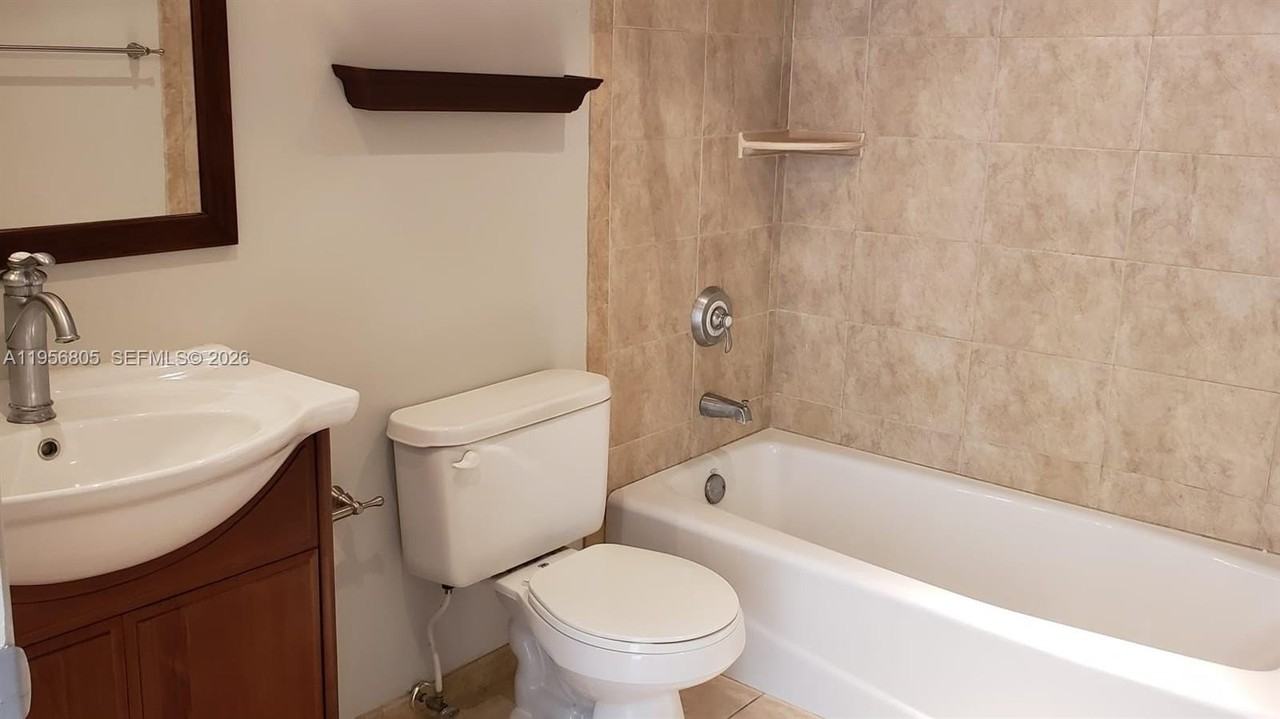 1280 Se 9th St #1280 - Photo 6 of 10