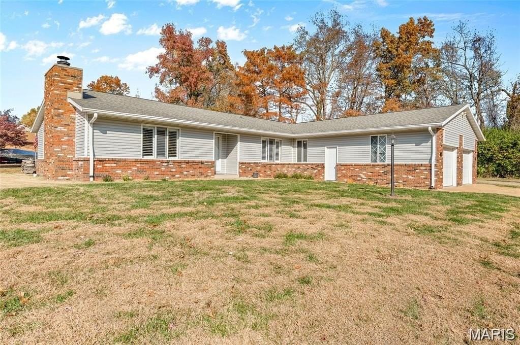 302 Britanna Dr - Photo 2 of 20