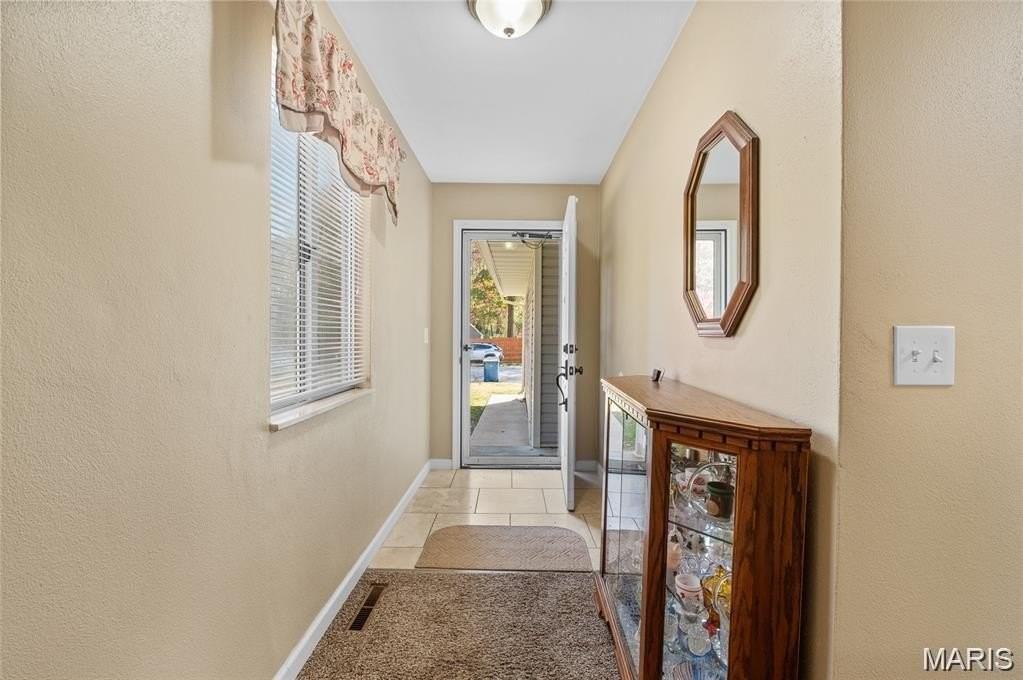 302 Britanna Dr - Photo 6 of 20