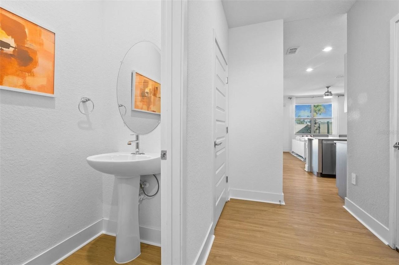 8054 Gulfstream Ct - Photo 5 of 29