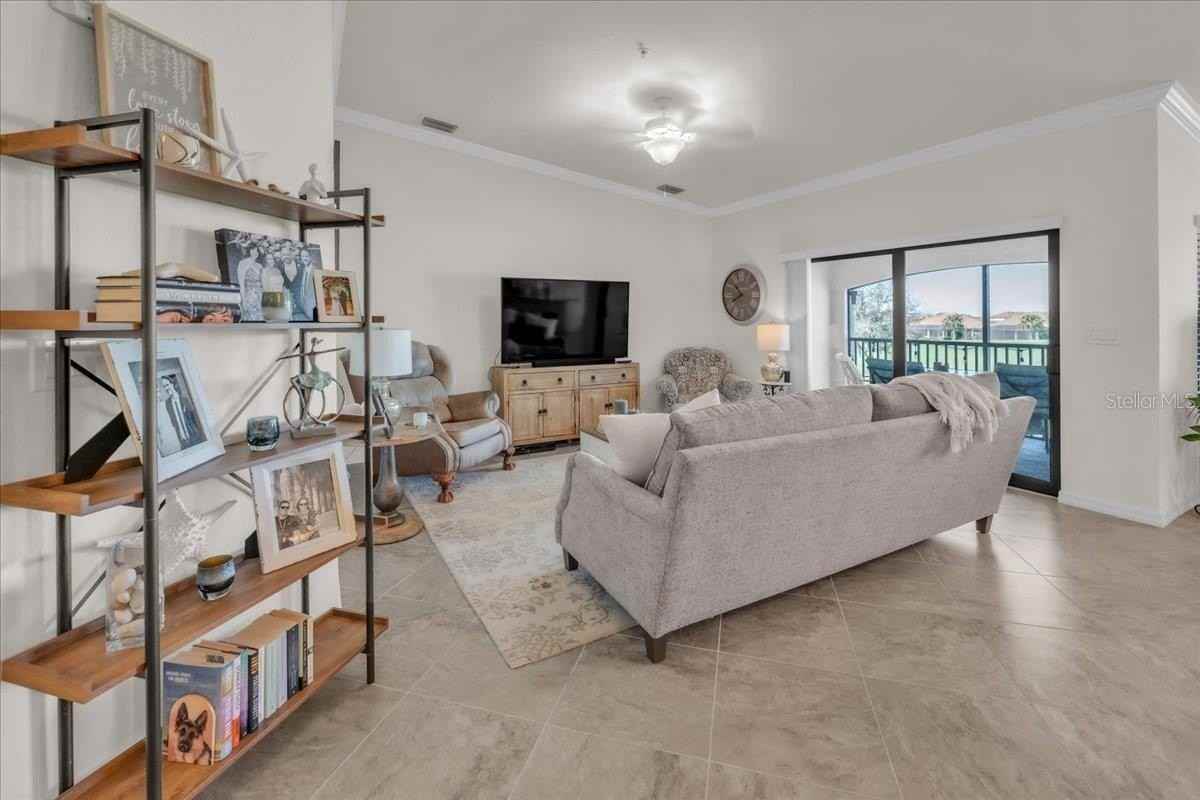 5527 Palmer Cir #203 - Photo 7 of 50