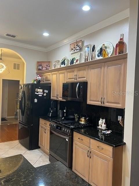 2433 Prairie Dunes - Photo 3 of 47