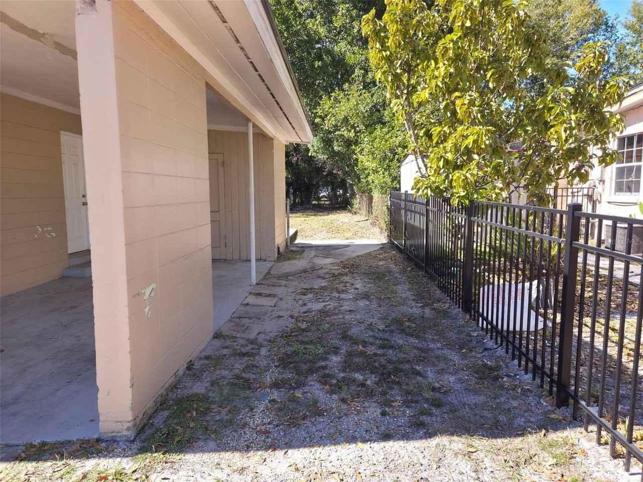 720 Faber Dr - Photo 2 of 11