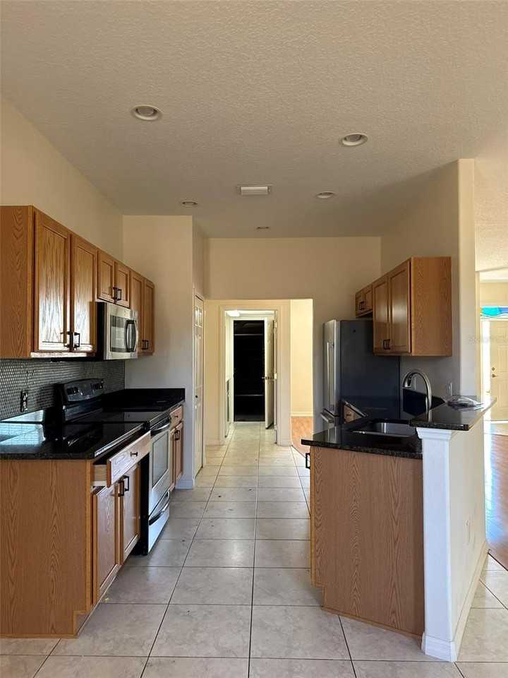 15566 Sw 11th Terrace Rd - Photo 6 of 27