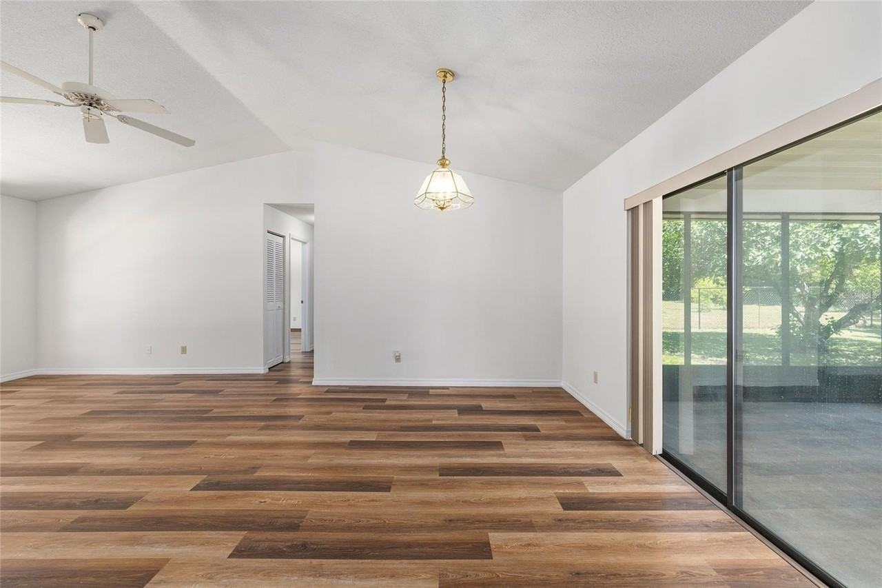 6057 Se 39th Ave - Photo 7 of 26