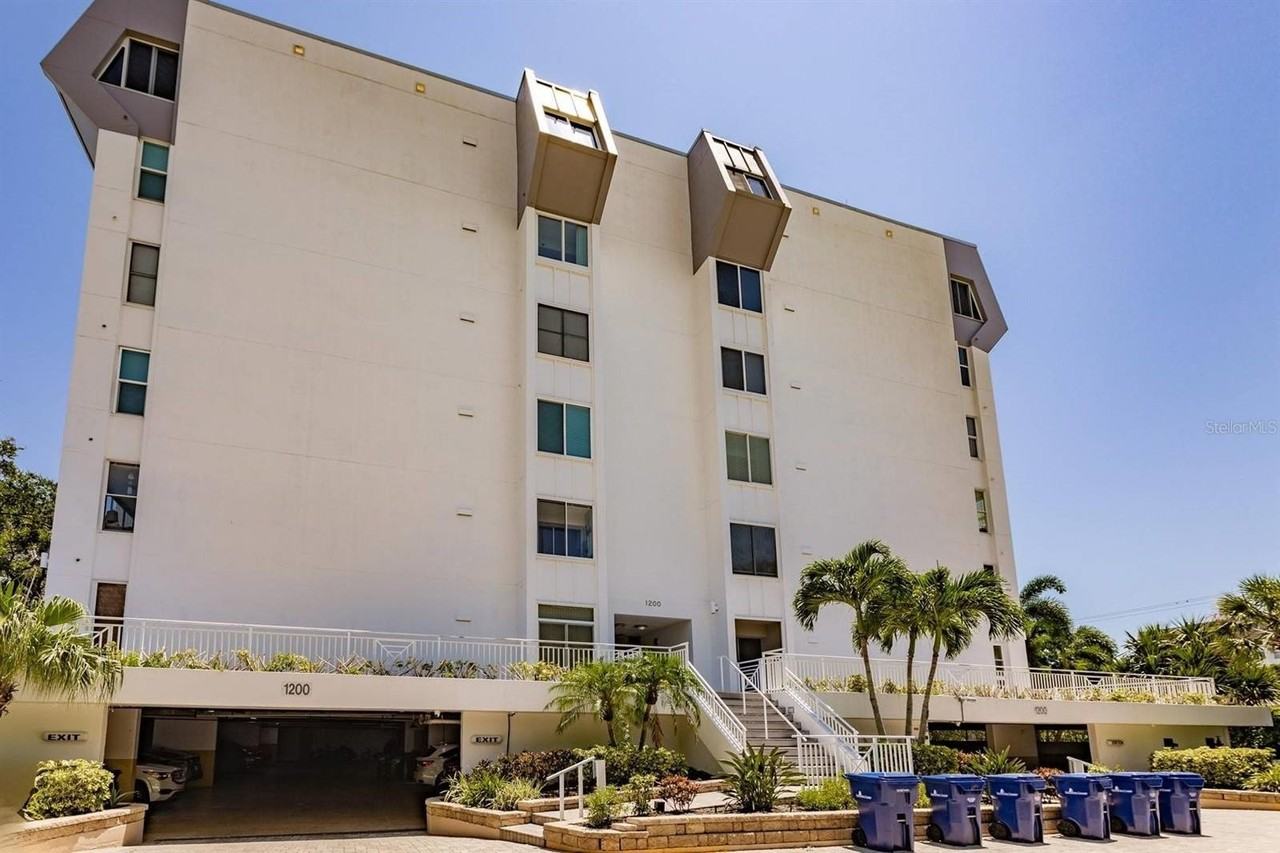 1200 E Peppertree Ln #402 - Photo 2 of 32