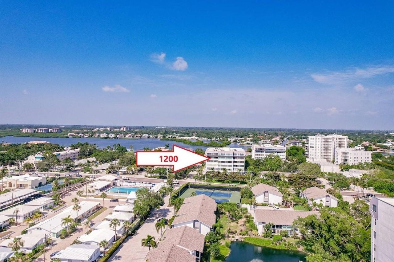 1200 E Peppertree Ln #206