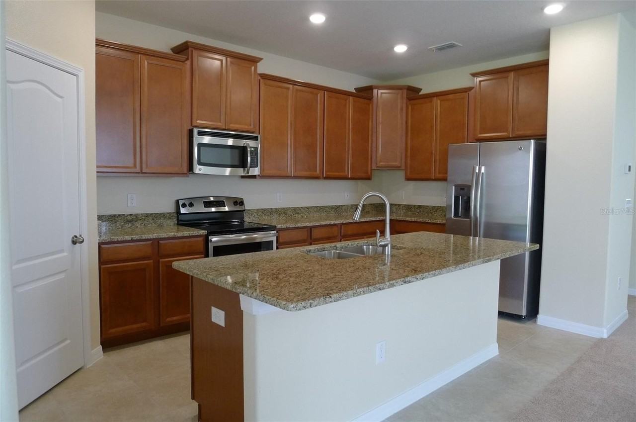 926 Meadow Glade Dr - Photo 5 of 19