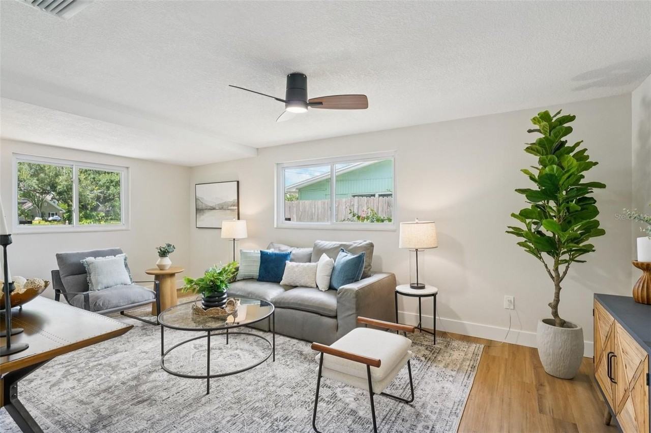 311 Shore Dr E - Photo 7 of 50