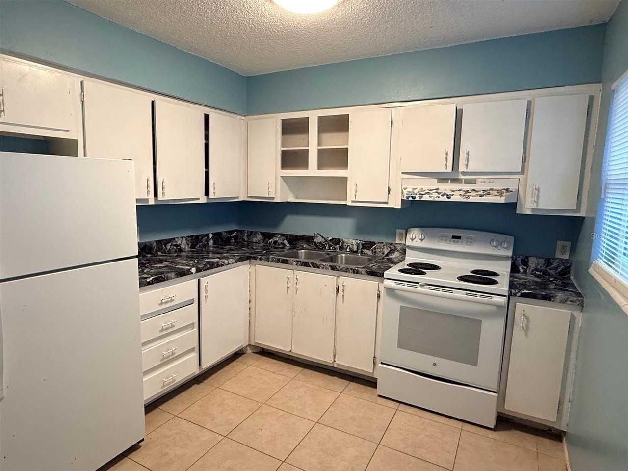 2409 13th St W #2 - Photo 6 of 20