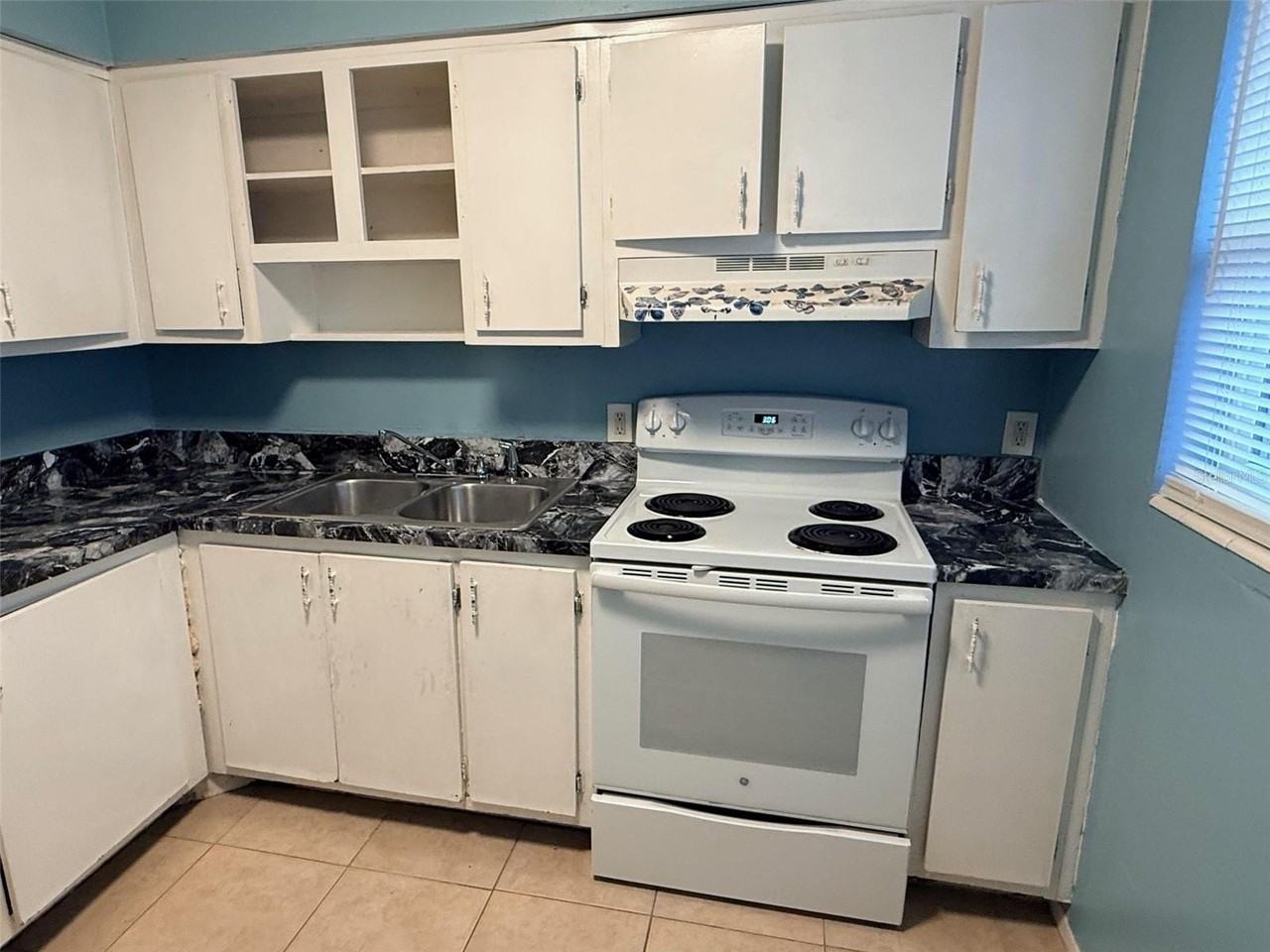 2409 13th St W #2 - Photo 7 of 20