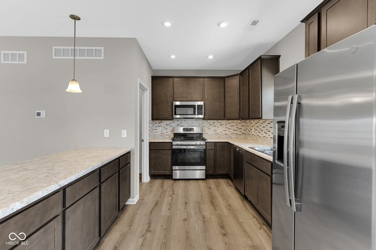 3516 Thomas Jefferson St - Photo 7 of 38