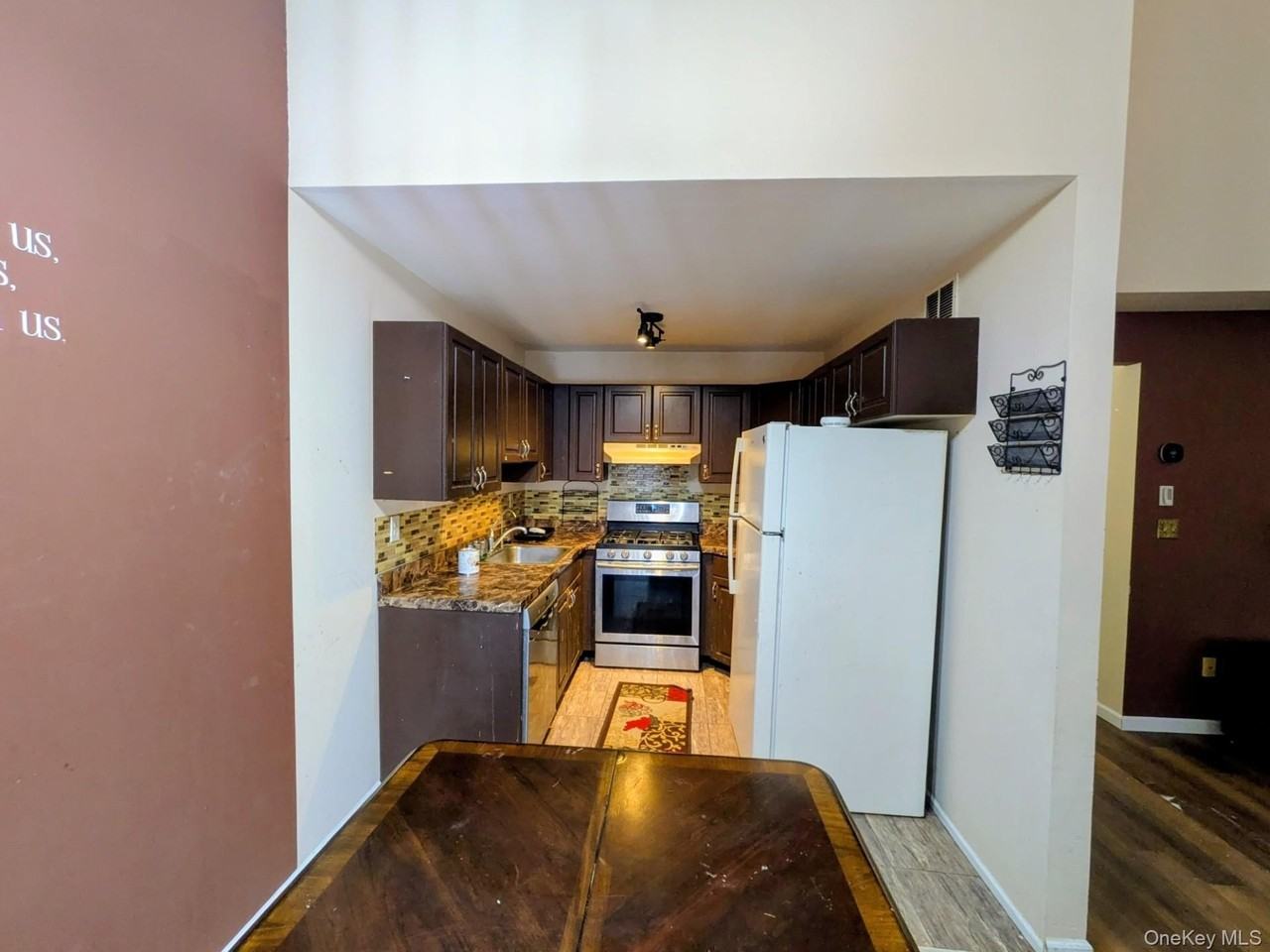 199 Ramapo Rd Apt D #D - Photo 4 of 12