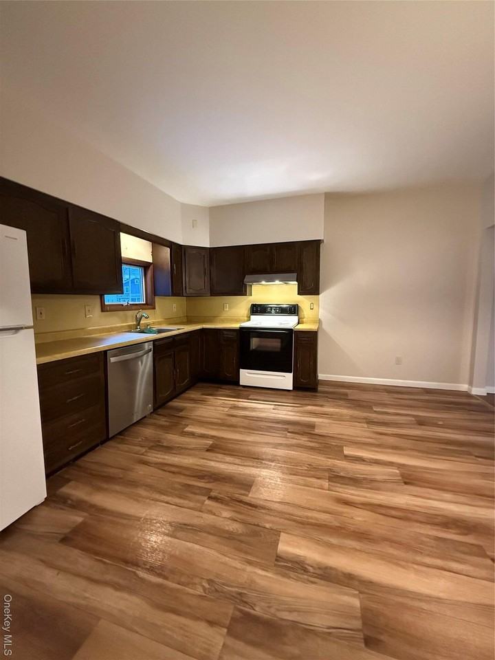 90 W Main St - Photo 2 of 13