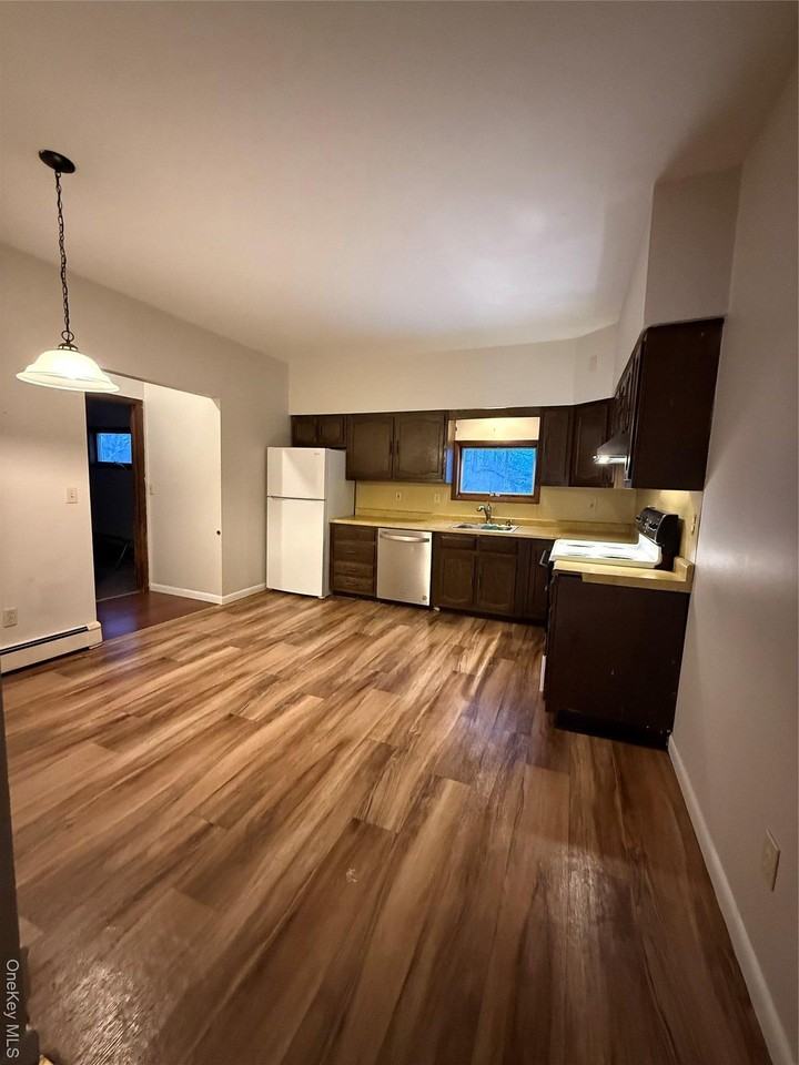 90 W Main St - Photo 3 of 13