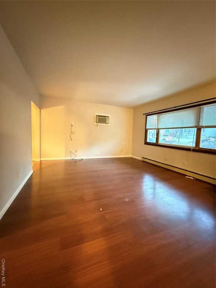 90 W Main St - Photo 6 of 13