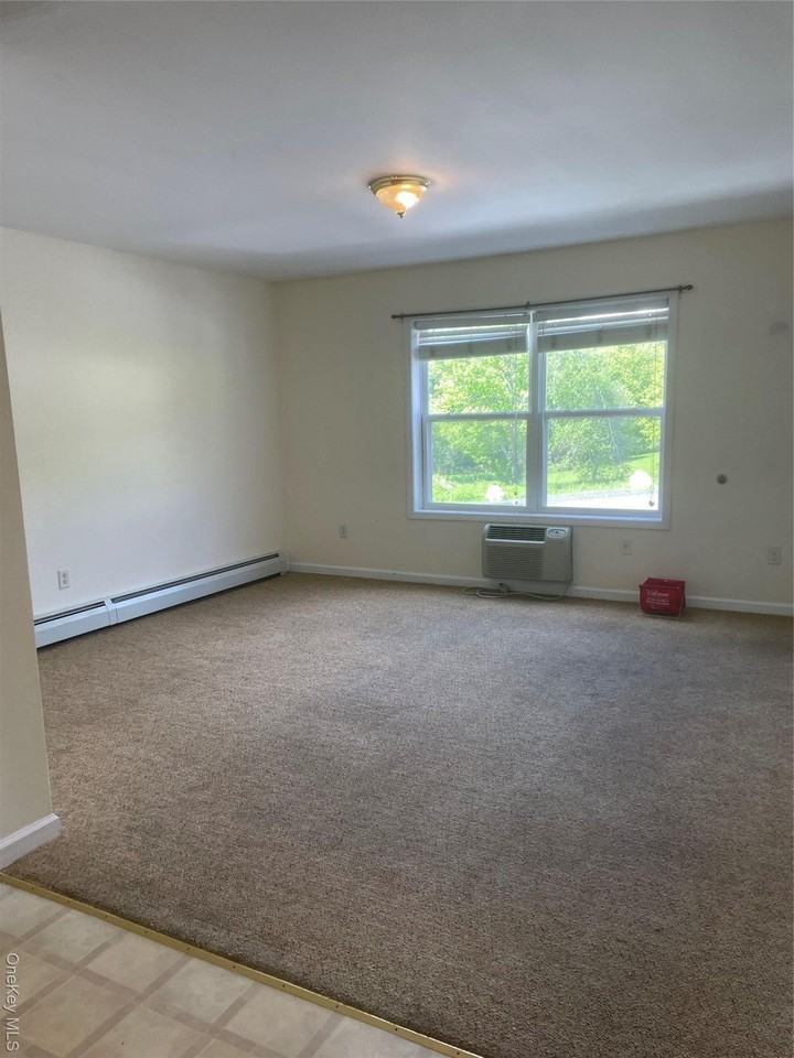 696 South St Apt 2 #2 - Photo 3 of 10