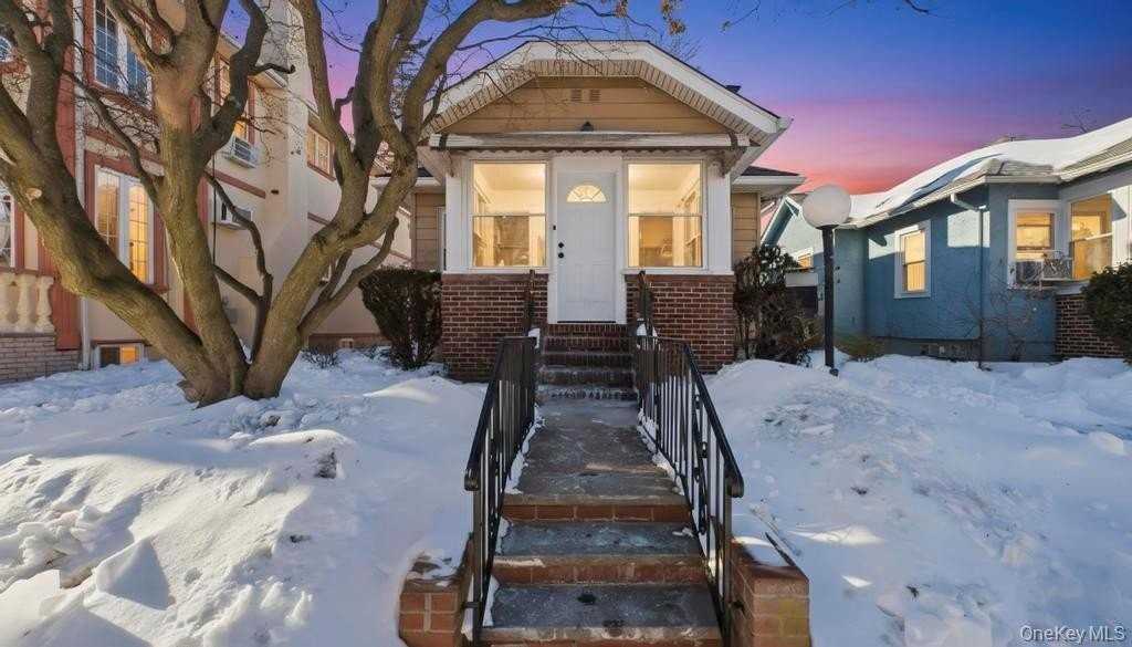 14216 223rd St - Photo 3 of 36