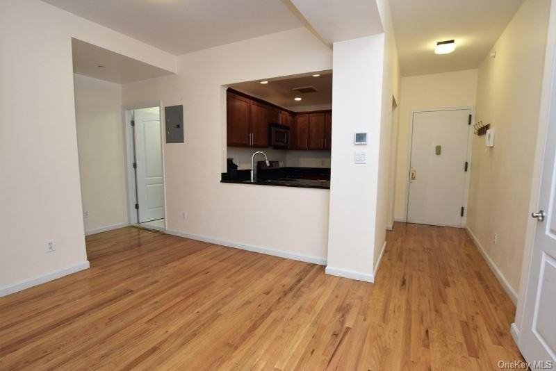 4132 44th St Apt 3b #3B - Photo 2 of 18